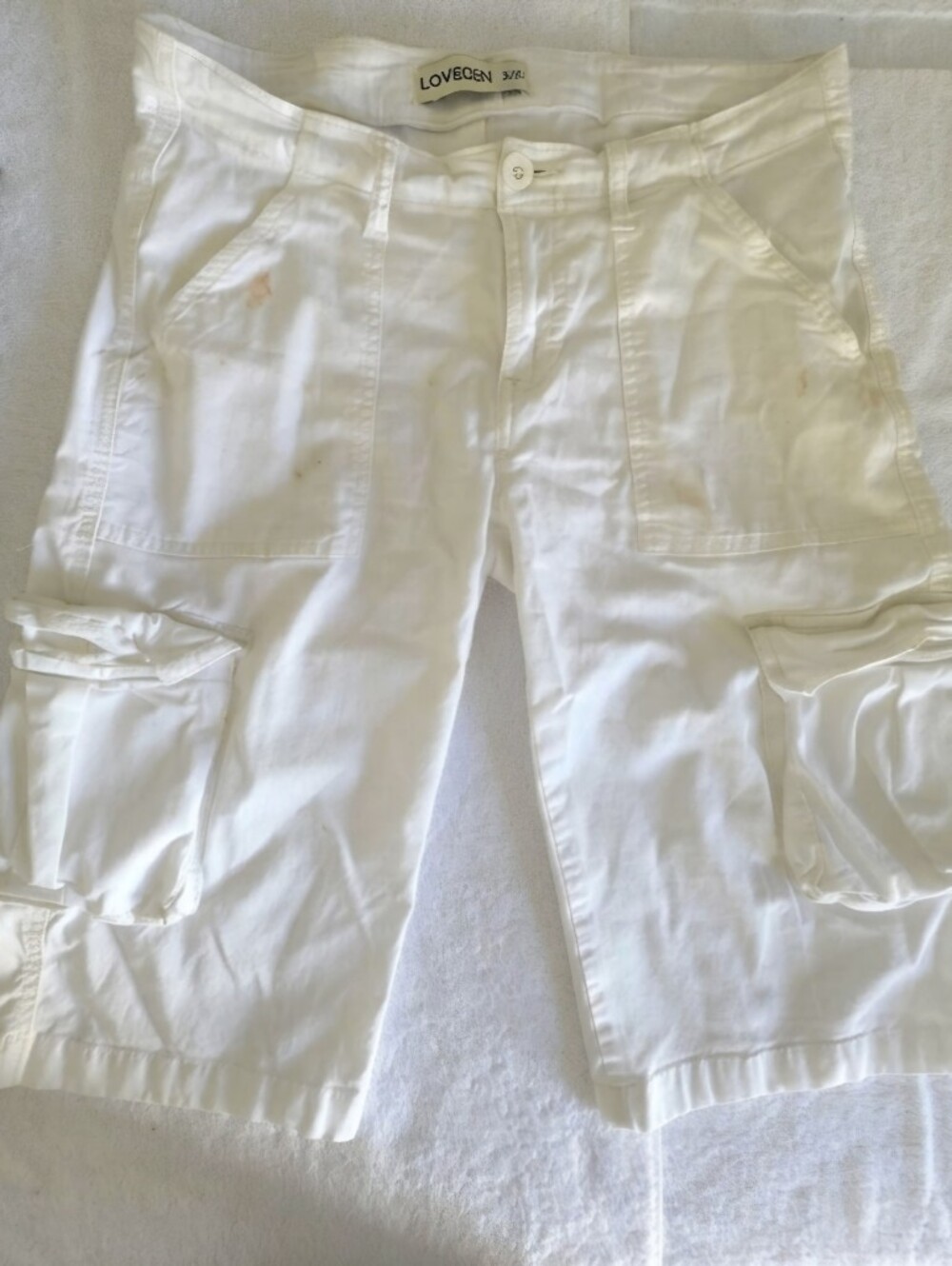 LoveGen White Utility Painter-Style Cargo Shorts.